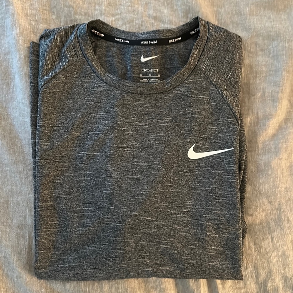 Men’s Nike shirt